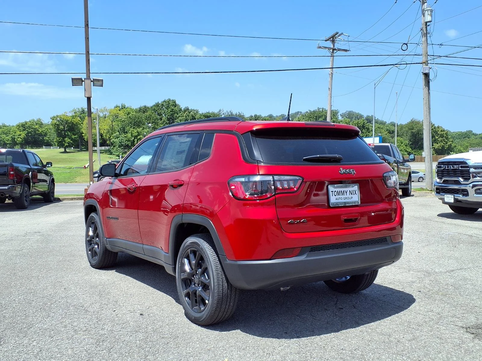 New 2026 Red Hot Pearl-Coat Exterior Paint Jeep Latitude Altitude image 20