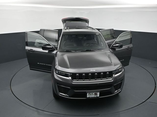 New 2026 Baltic Gray Metallic Clear-Coat Exterior Paint Jeep Limited image 25