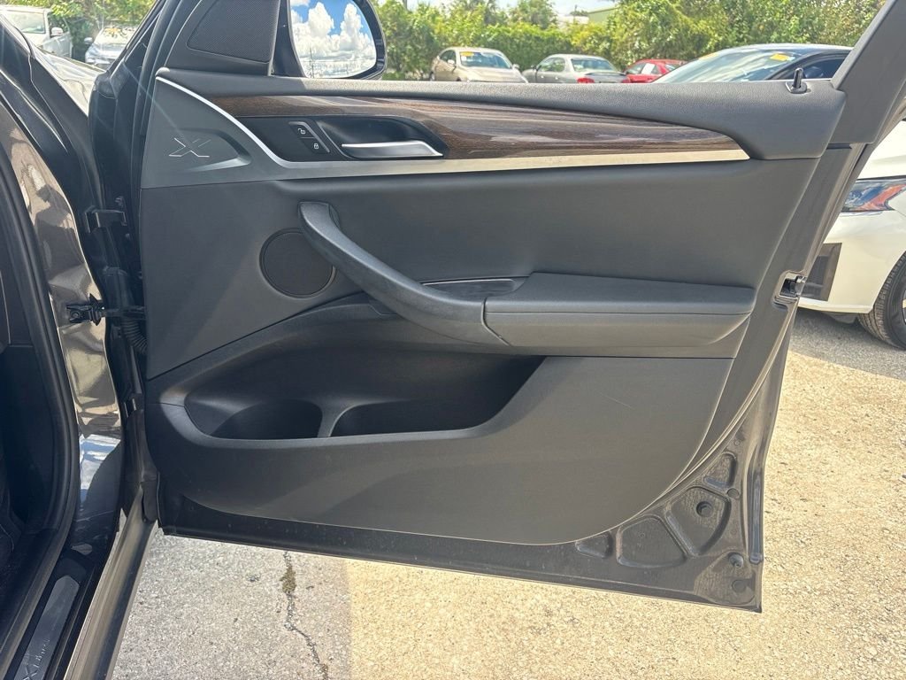 Used 2020 Gray BMW sDrive30i image 20