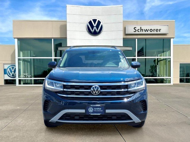 Certified Used 2023 Tourmaline Blue Metallic Volkswagen 2.0T SE image 3