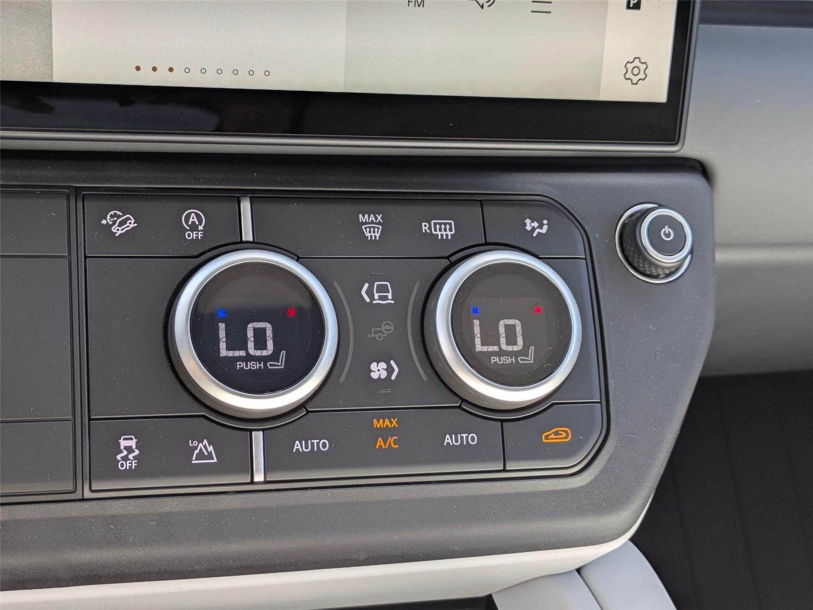 New 2026 Fuji White Land Rover S image 23