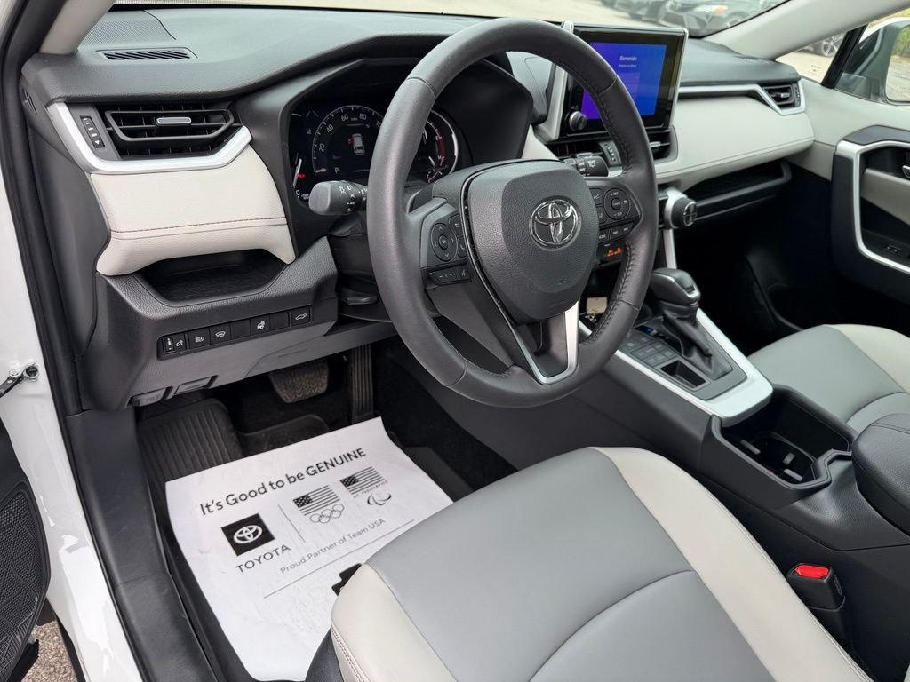 Used 2025 Beige Toyota XLE Premium image 15