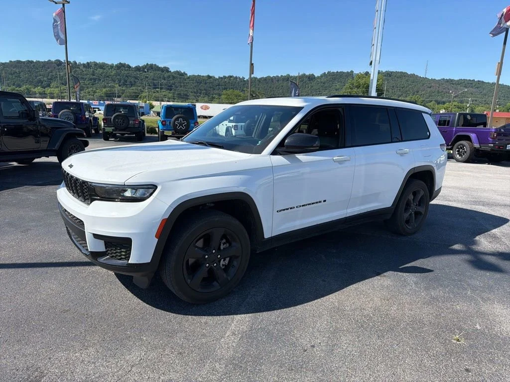 2023 Jeep Grand Cherokee L Altitude X's photo