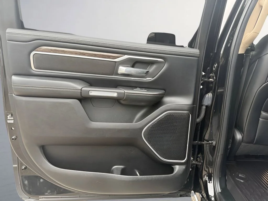 Used 2019  Ram Laramie image 29