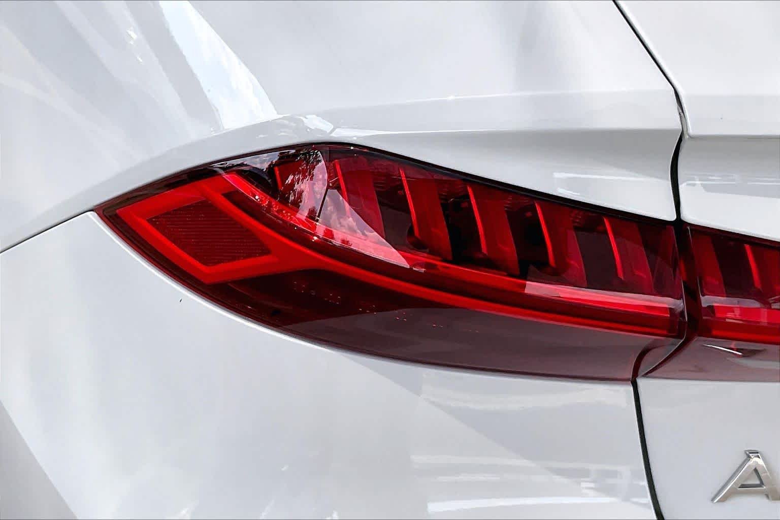 Used 2019 WHITE Audi Premium Plus image 28