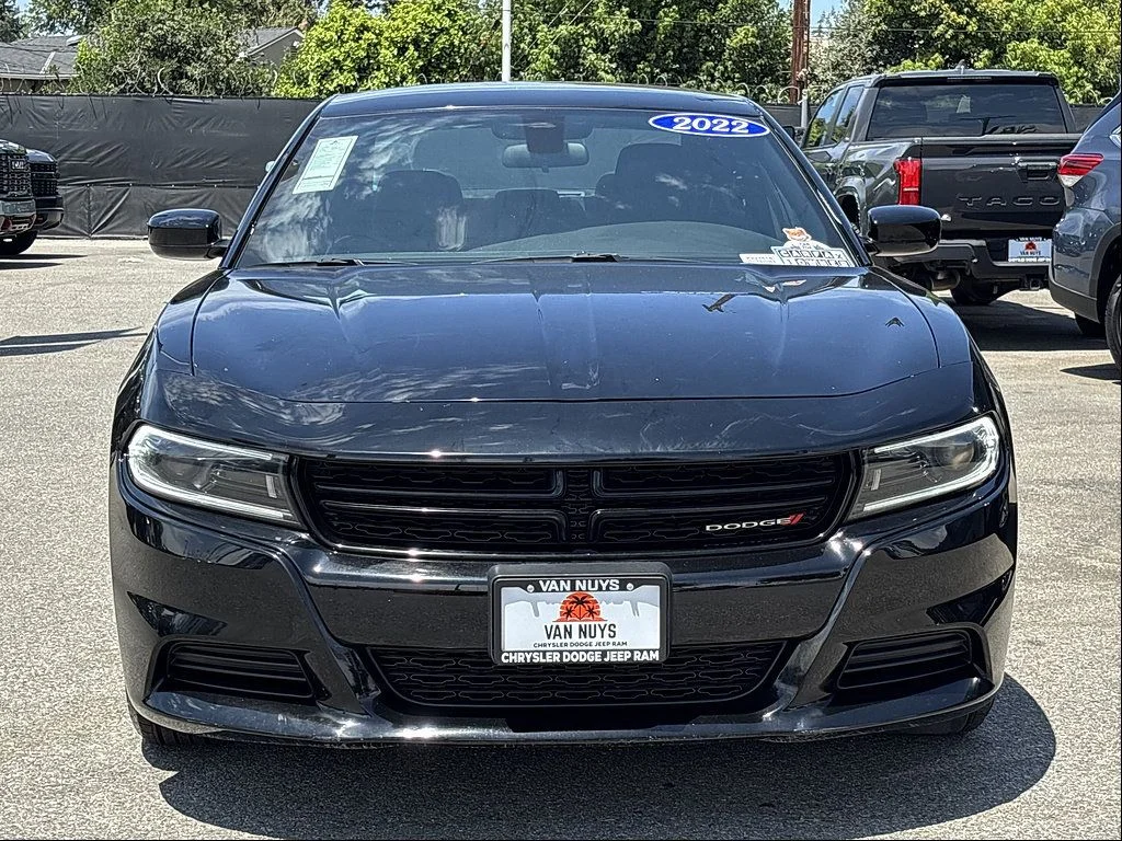 Used 2022 Black Dodge SXT image 6
