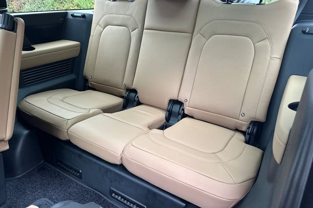 New 2026 Woolstone Green Land Rover S image 14