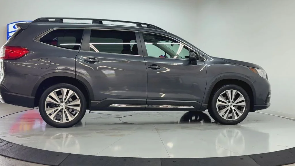 Used 2021 Gray Metallic Subaru Limited image 4