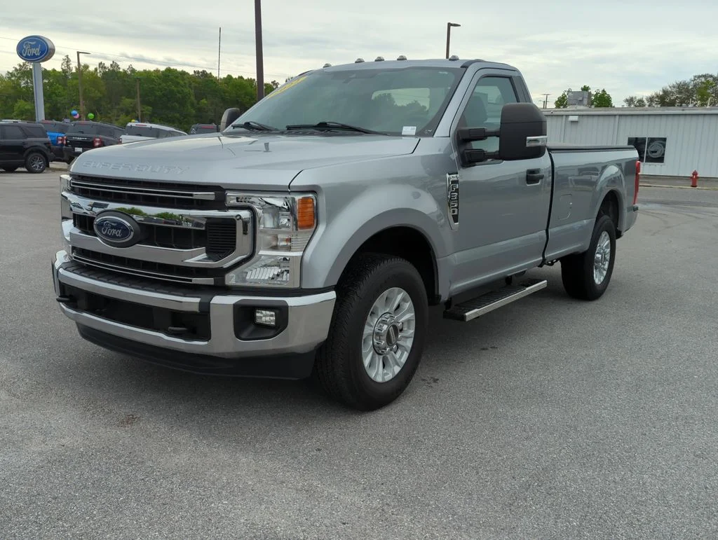 Used 2022 Silver Ford XLT image 9