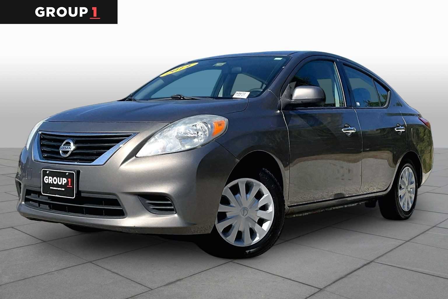 2014 Nissan Versa Sedan SV