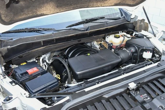 Used 2022 White Chevrolet LT image 13