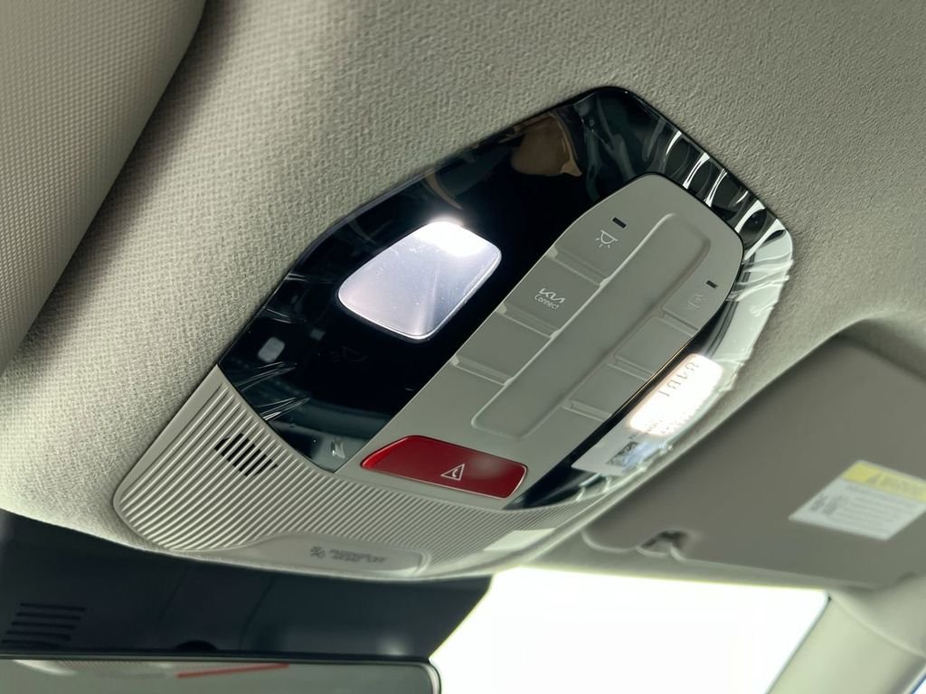 New 2027 Snow White Pearl Kia S image 18