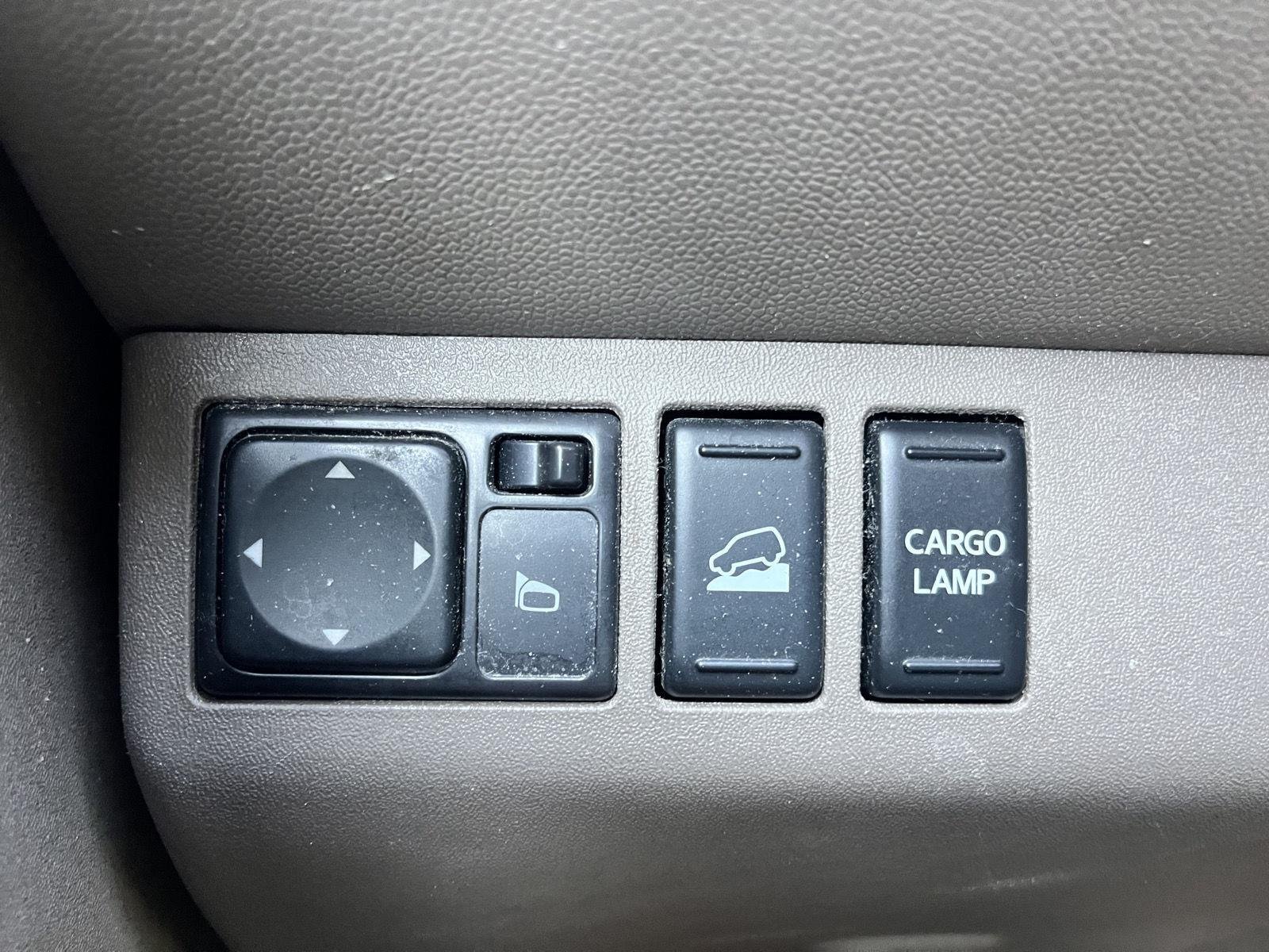 Used 2016 Cayenne Red Nissan SV image 22