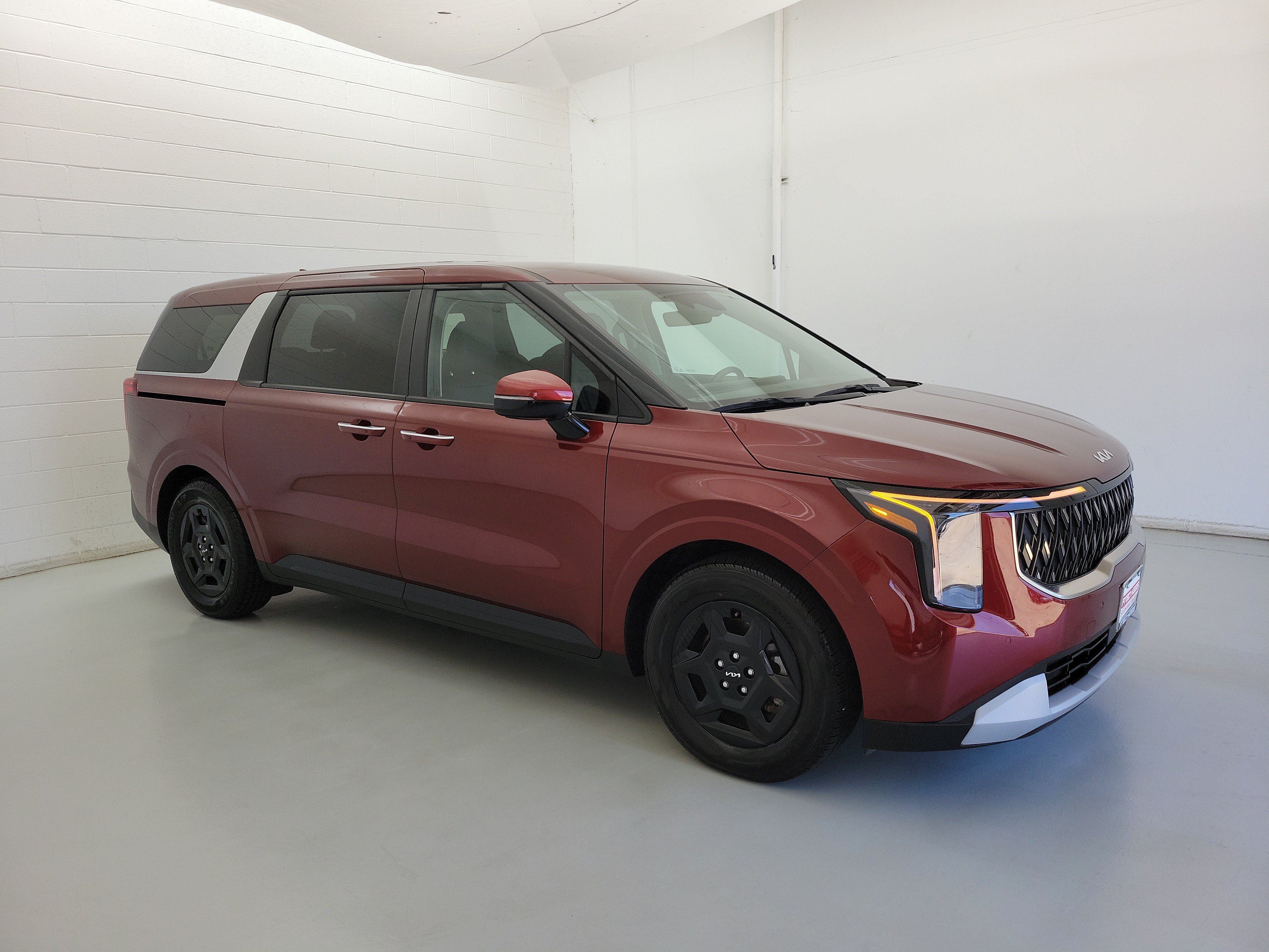 Used 2025 Flare Red Kia LXS image 4