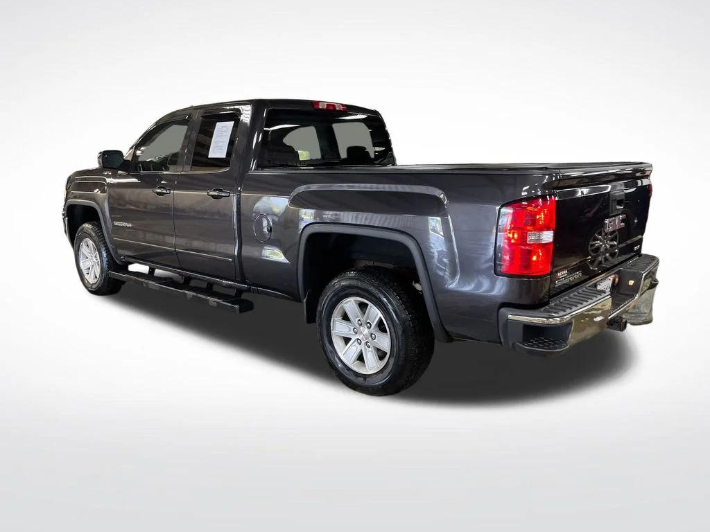 Used 2016 Silver GMC SLE image 3