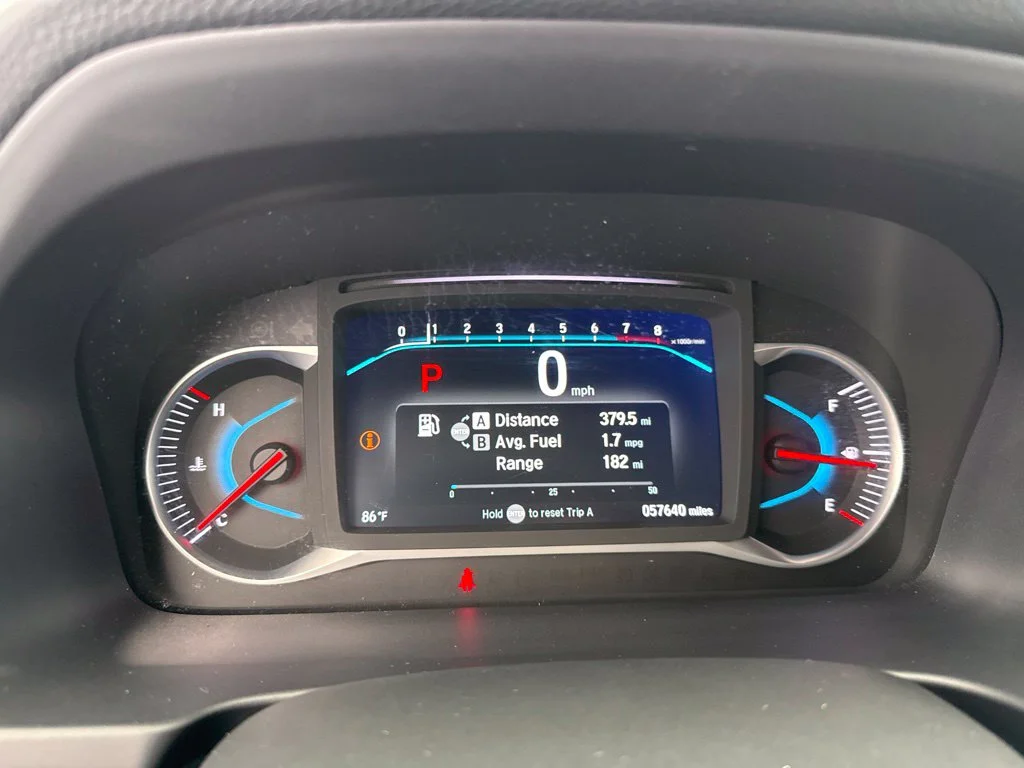 2022 Honda Pilot TOURING SUV Slide 25
