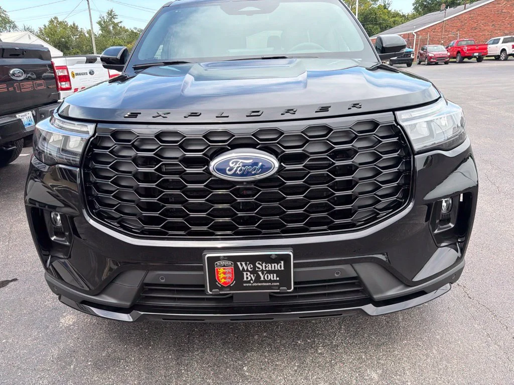 New 2026 Agate Black Metallic Ford ST-Line image 7