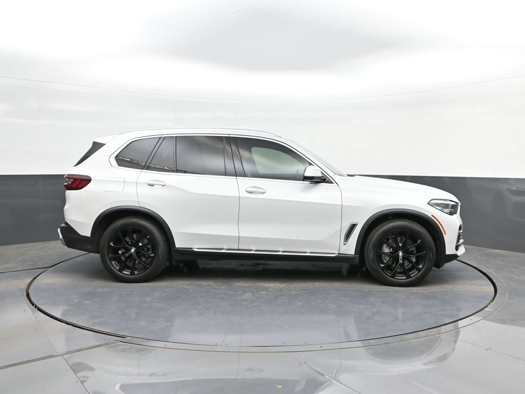 Used 2022 White BMW xDrive40i image 25