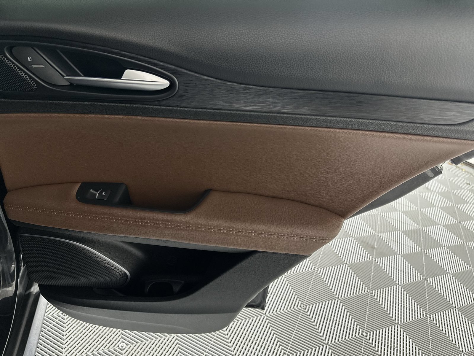 Used 2020 Black Alfa Romeo Base image 30