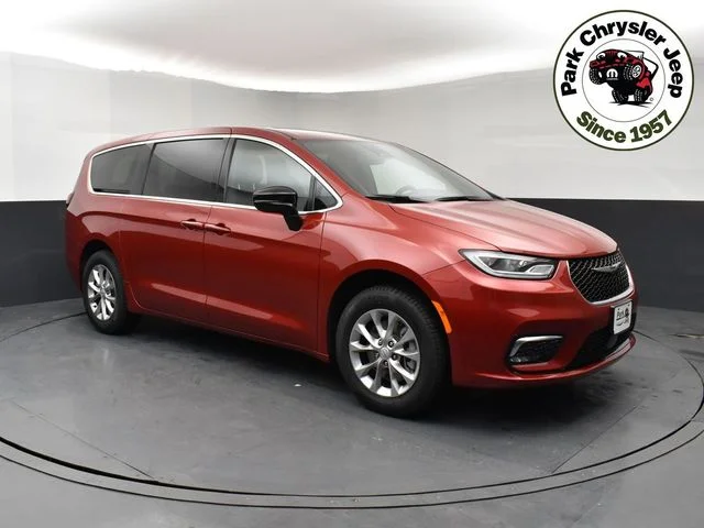 2026 Chrysler Pacifica Select AWD's photo