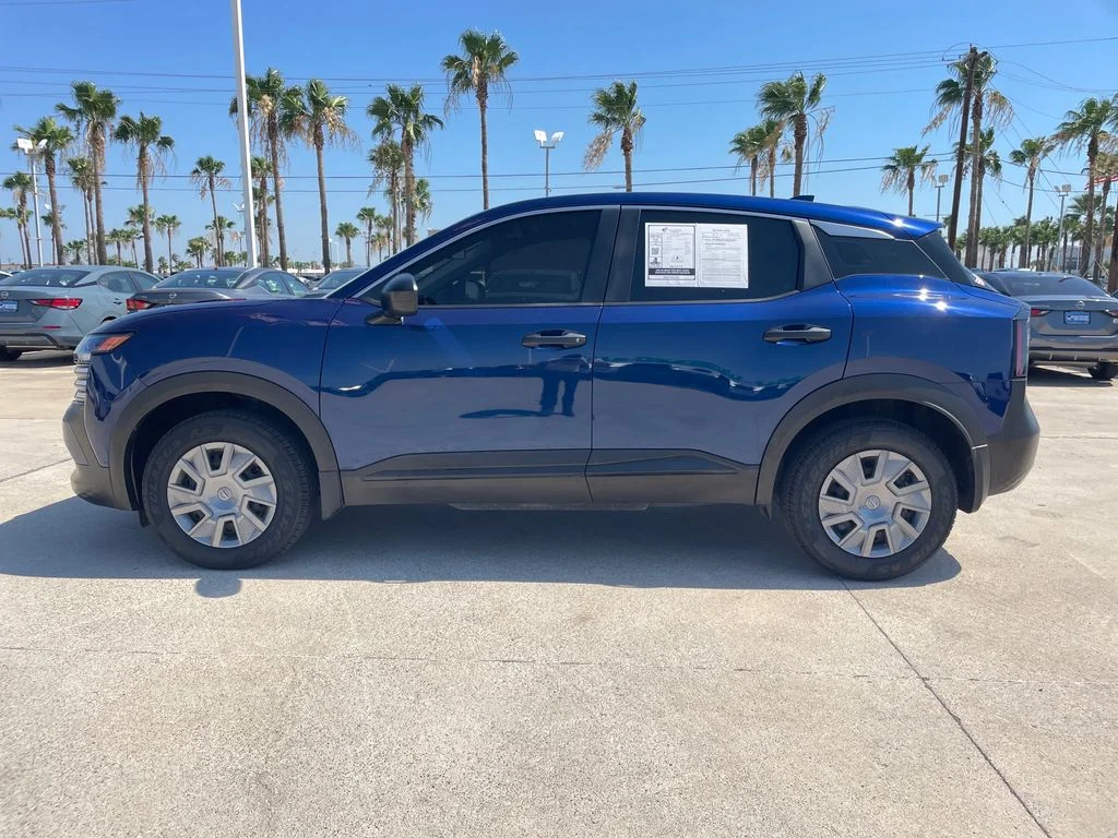 Used 2025 Blue Nissan S image 2