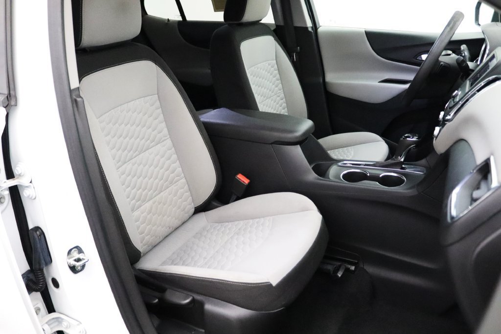 2020 Chevrolet Equinox LS - Photo 16