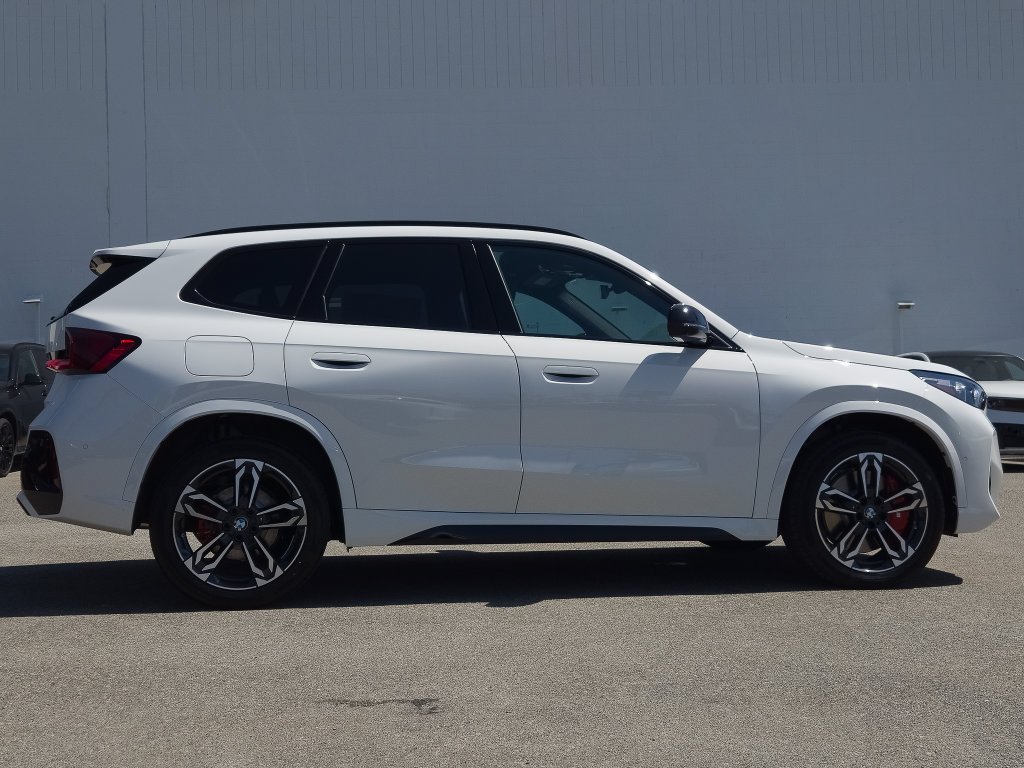 New 2027 Alpine White BMW xDrive28i image 3