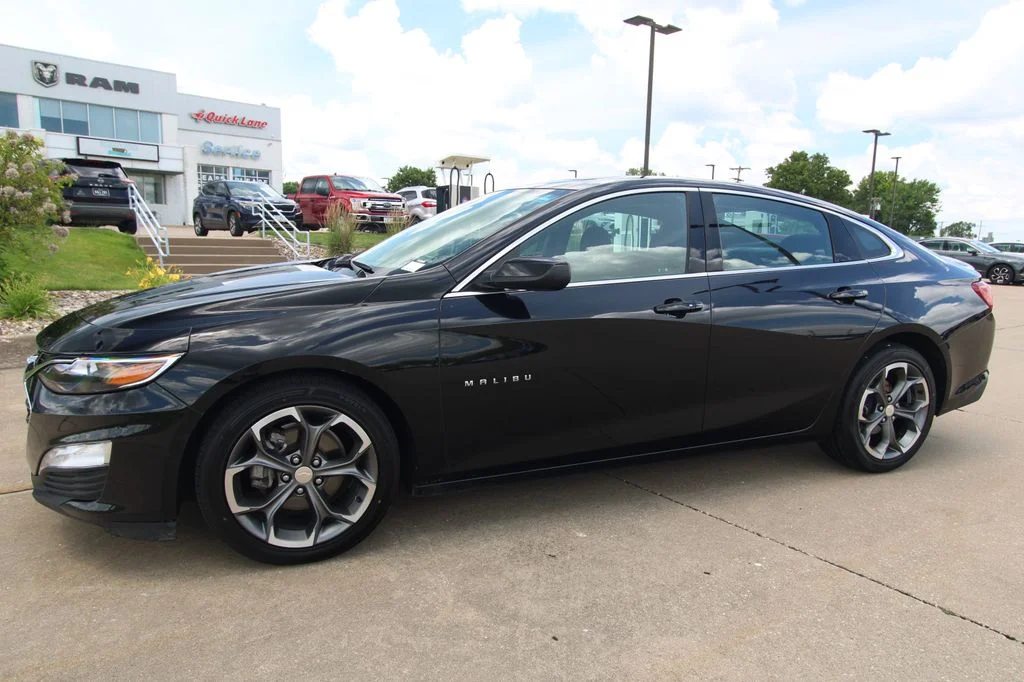 Used 2024 Mosaic Black Metallic Chevrolet LT image 19