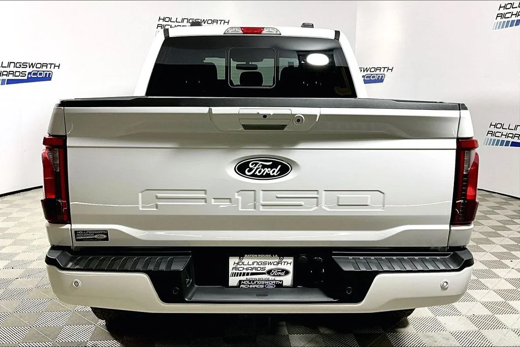 New 2026 Oxford White Ford XLT image 4