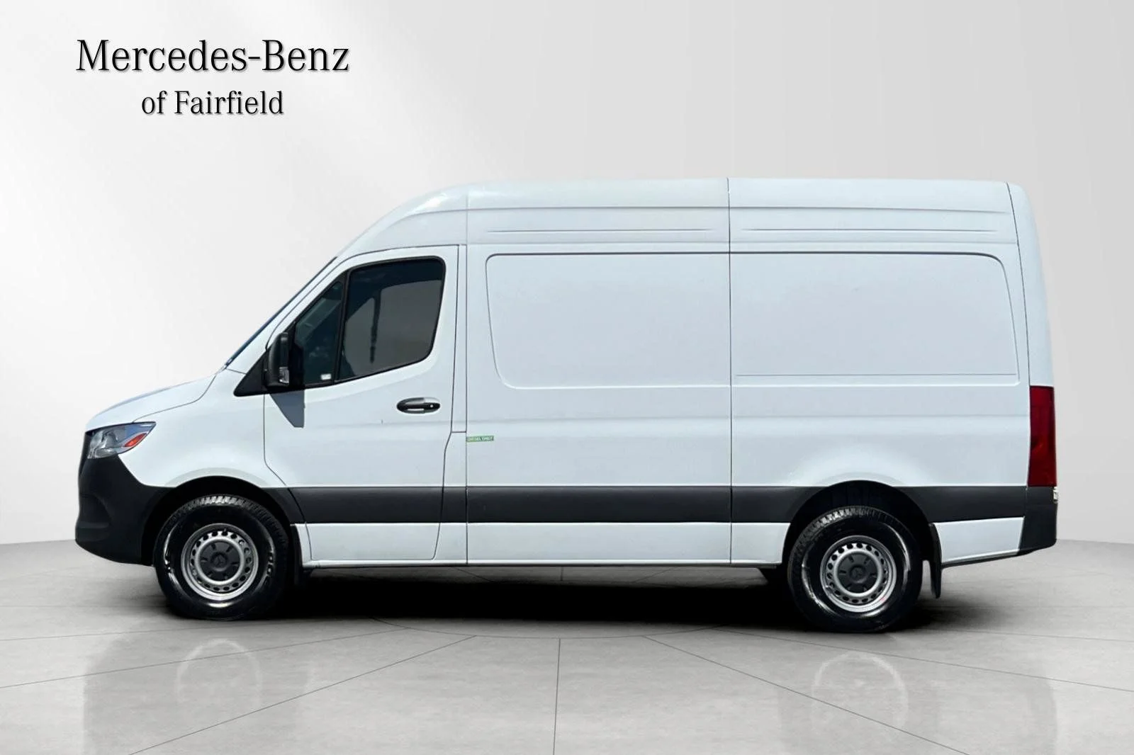 Used 2025 White Mercedes-Benz Cargo 144 WB image 4