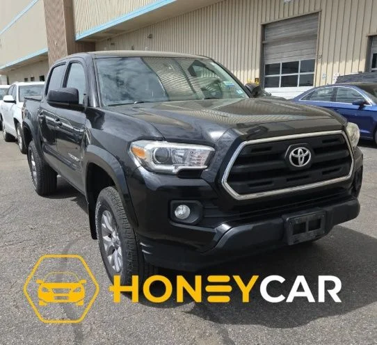 2017 Toyota Tacoma SR5 Double Cab 4x4 V6 Auto Short Bed's photo