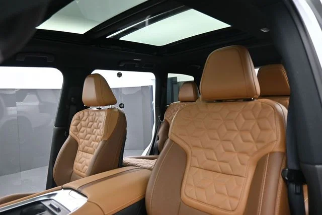New 2026 Everest White TriCoat Nissan Platinum Reserve image 33