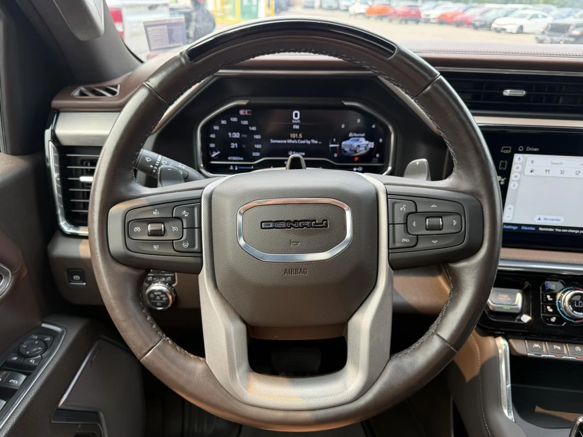 Used 2025 Black GMC Denali image 27