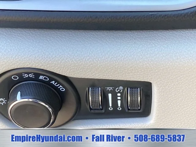 Used 2023 Black Chrysler LX image 17
