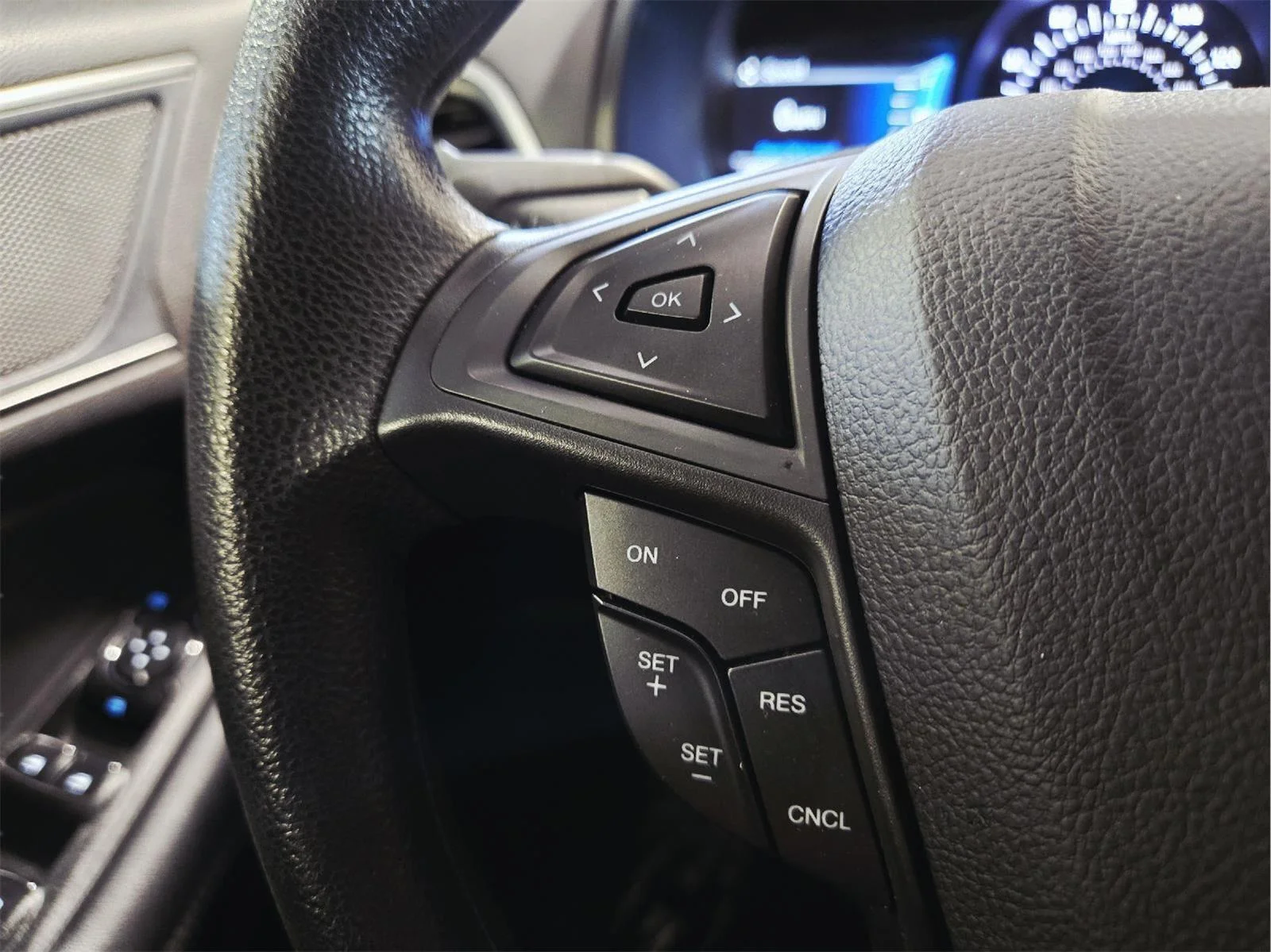 Used 2023 Agate Black Ford SE image 18
