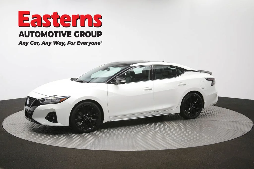 Used 2023 White Nissan SR image 62