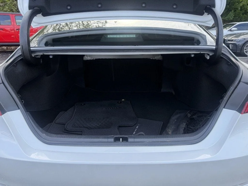 Used 2020 Wind Chill Pearl Toyota XSE Automatic w/ Navigation, Panoramic Roof & Two-Tone Roof image 5