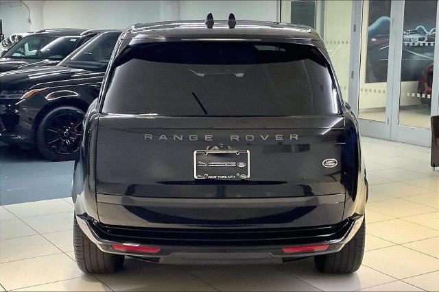 Used 2023 Santorini Black Metallic Land Rover Autobiography image 3