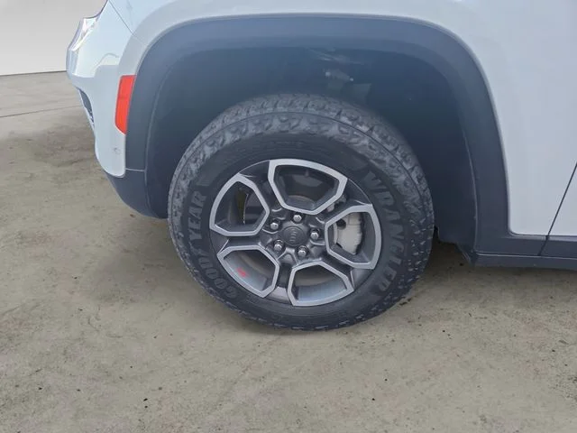 Used 2022 White Jeep Trailhawk image 14