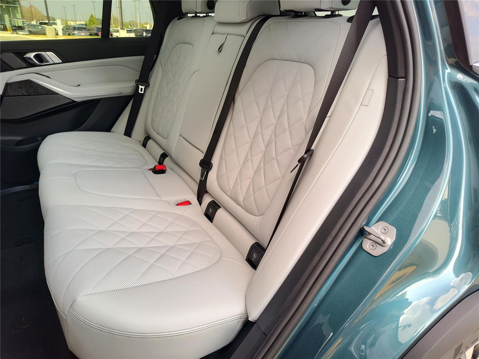 New 2026 Blue Ridge Mountain Metallic BMW sDrive40i image 15