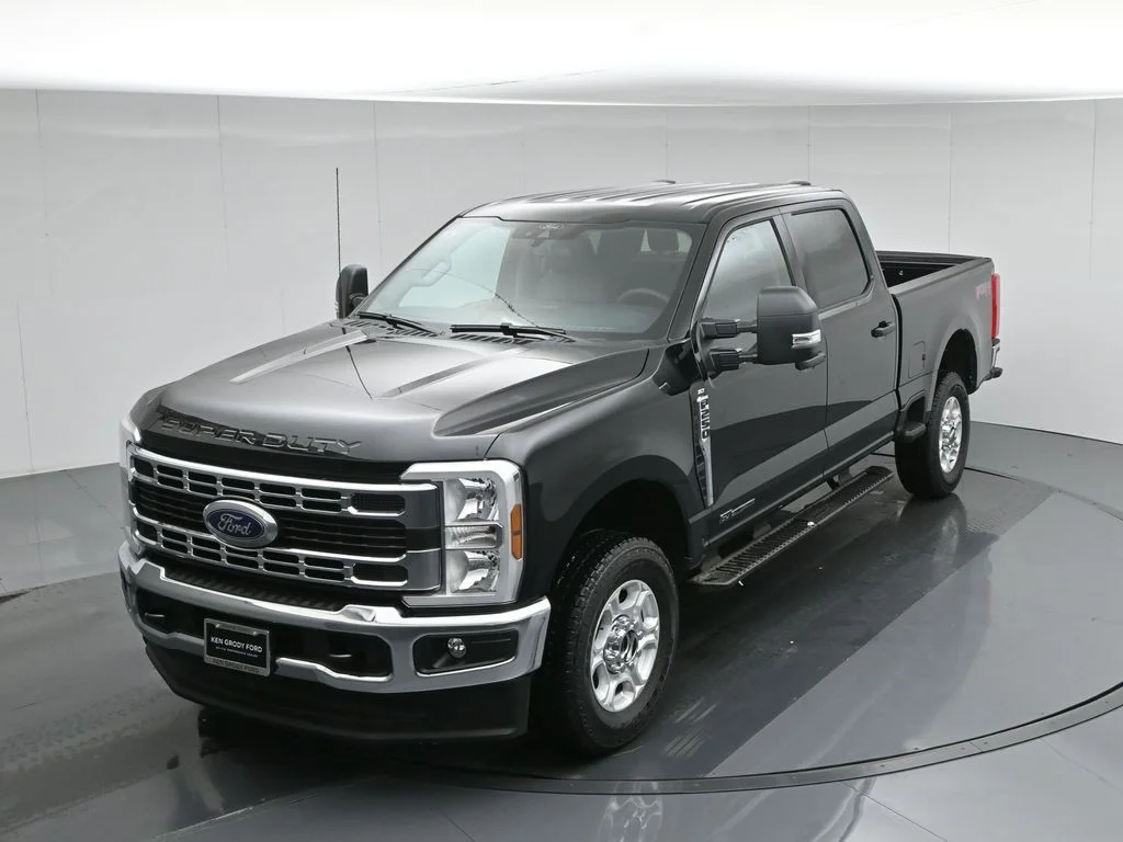 New 2026 Agate Black Metallic Ford XLT image 36