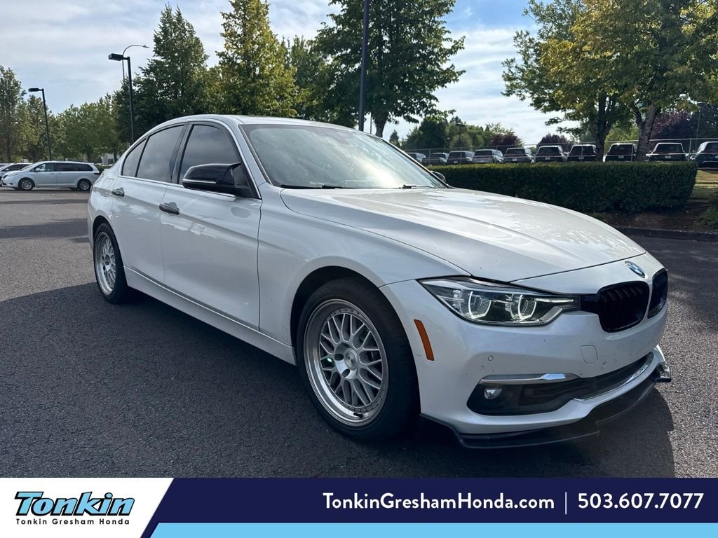 Used 2018 Mineral White Metallic BMW 340i xDrive image 1
