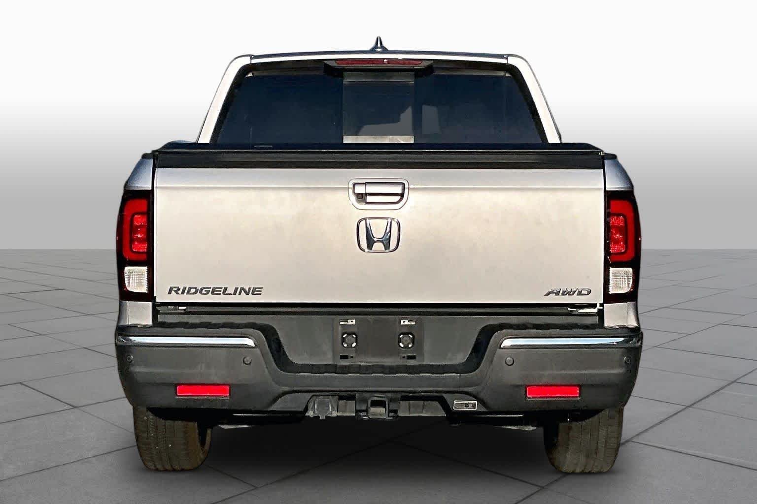 Certified Used 2019 Lunar Silver Metallic Honda RTL-E image 5