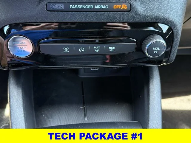 2025 Ford Escape ST-Line Select - Photo 13
