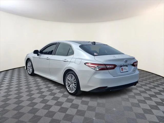 2020 Toyota Camry XLE - Photo 9