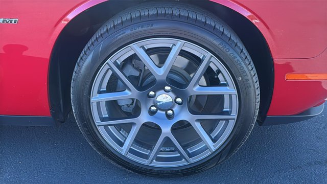 Used 2016 Redline Red Tricoat Pearl Dodge R/T Plus image 11