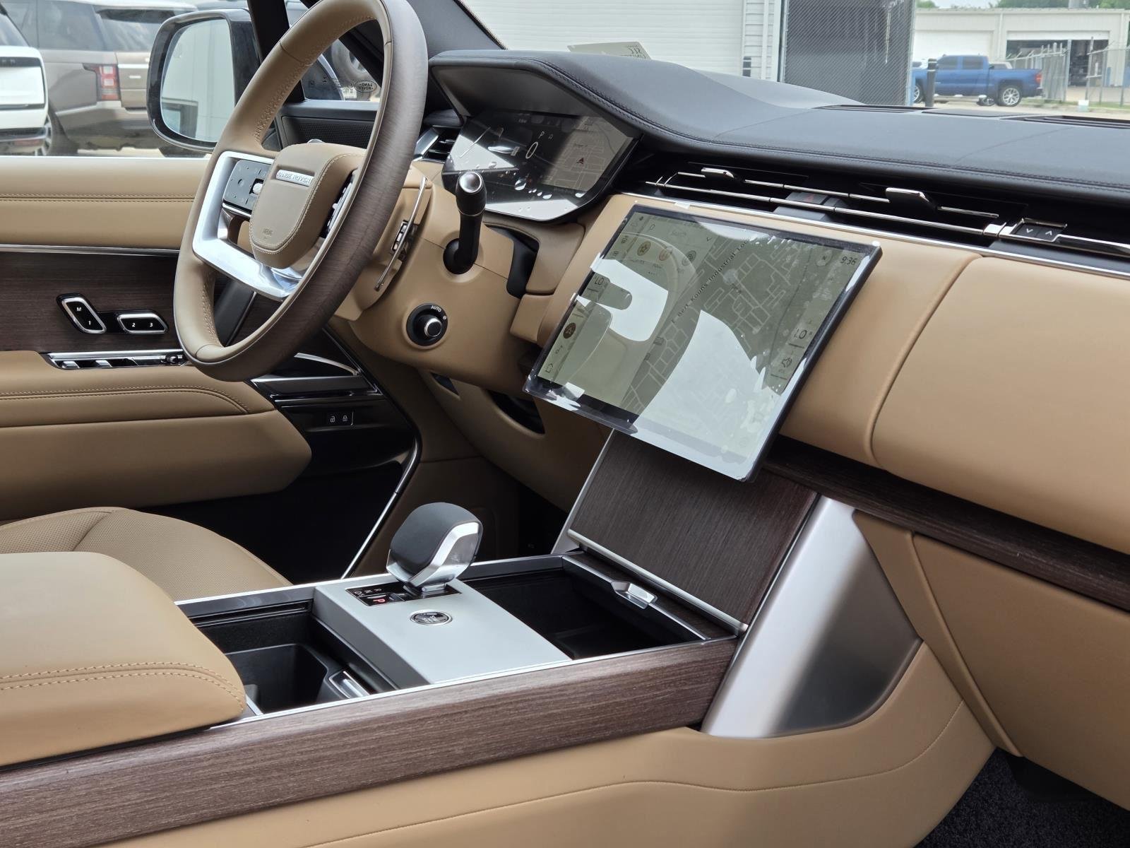 New 2026 Fuji White Land Rover SE image 41