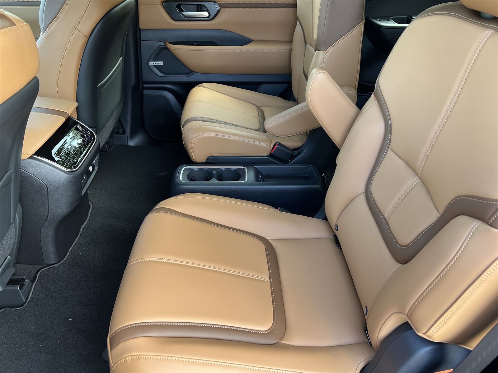 2025 Nissan Armada SL - Photo 22