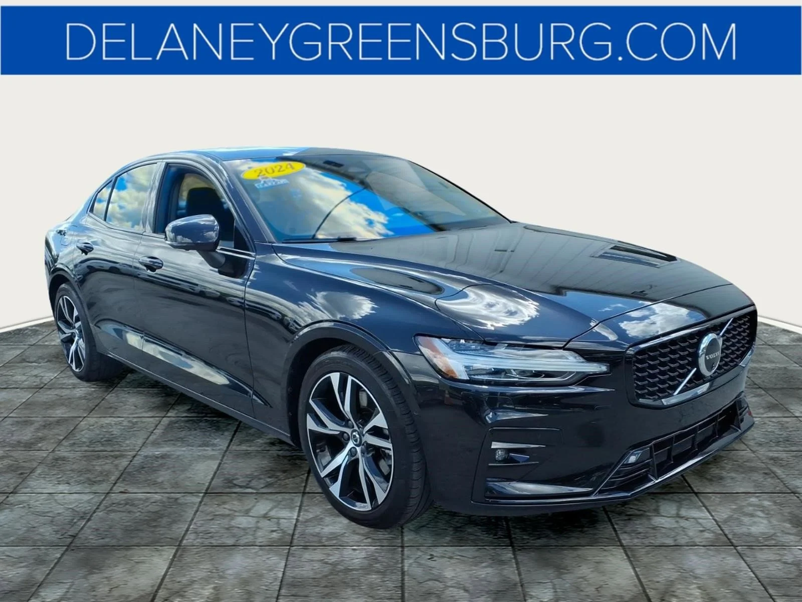 2024 Volvo S60 B5 Plus Dark Theme AWD's photo