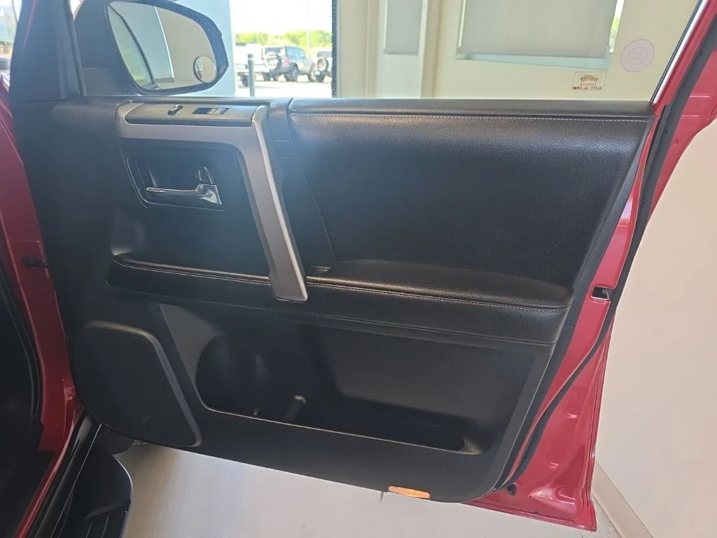 Used 2016 Barcelona Red Metallic Toyota SR5 image 22